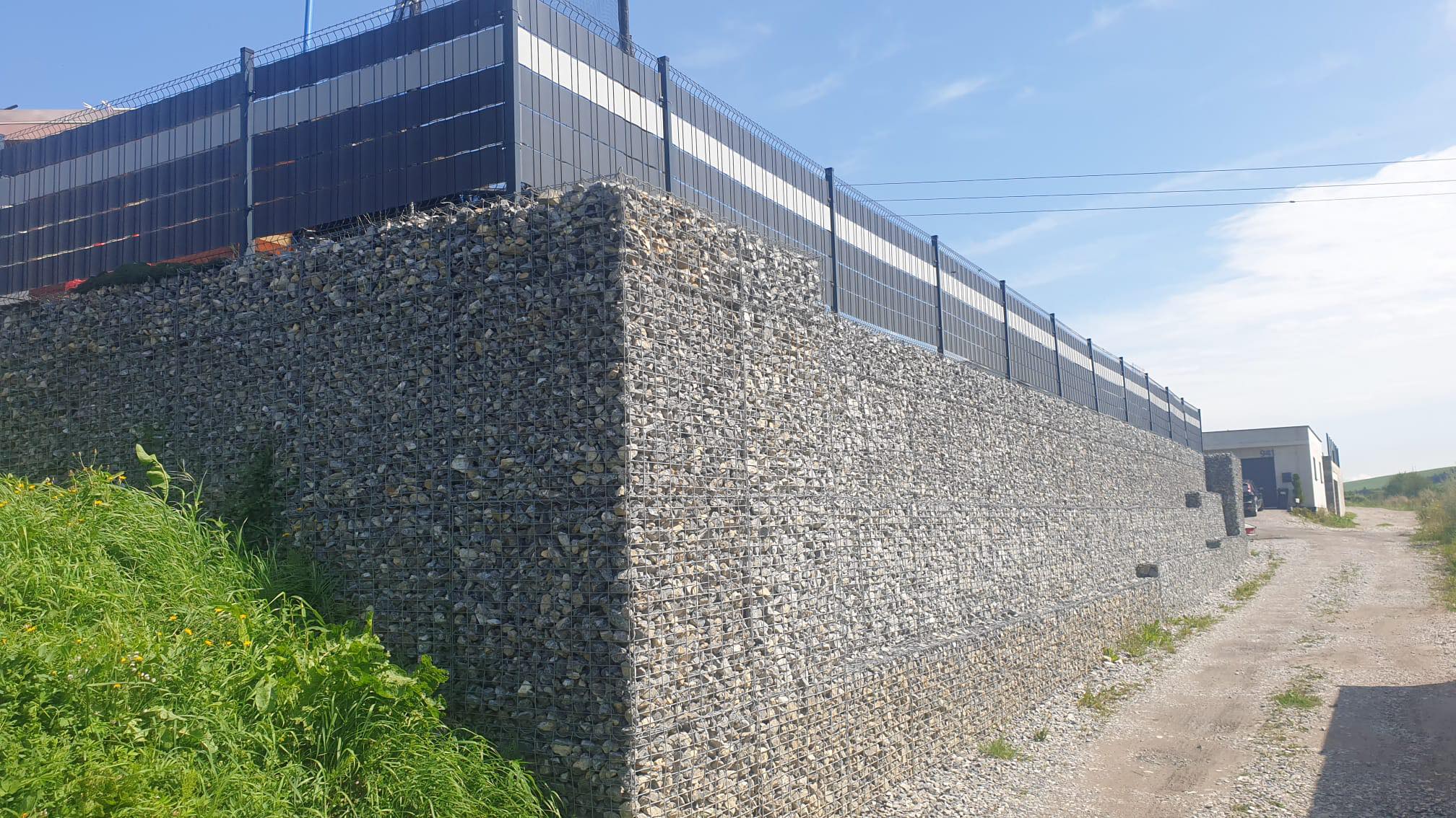oporny mur z gabionov